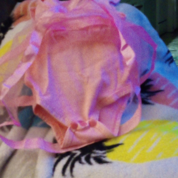 Pink dress with those ribbons - Picture 2 of 2